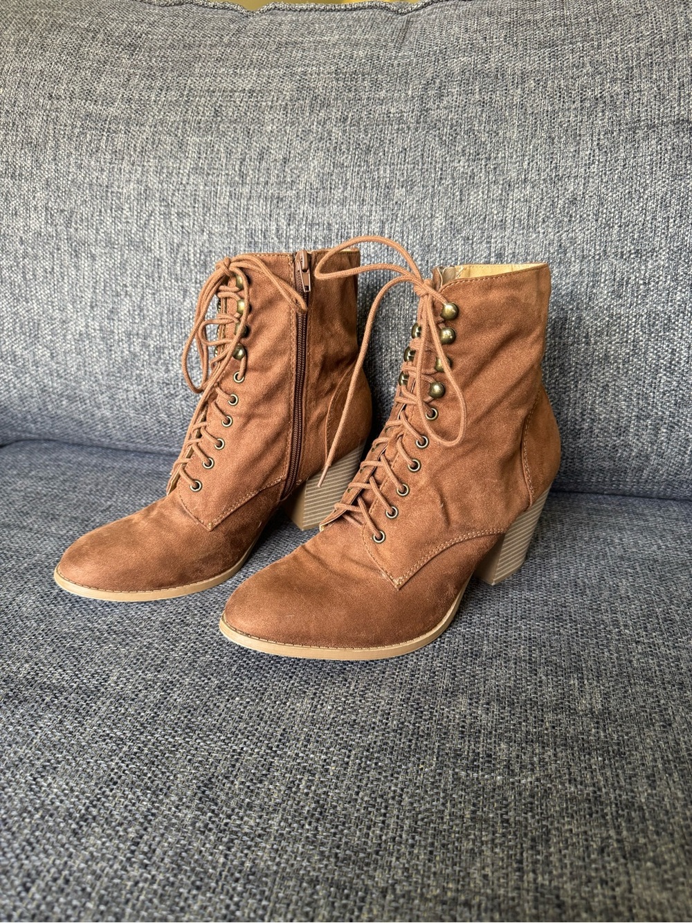 Y2K Charlotte Russe Brown Suede Lace-Up Block Heel Ankle Boots